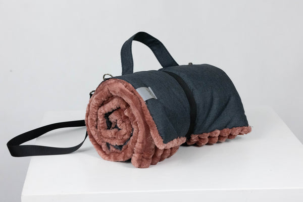 Graphite + pink or graphite Travel mat