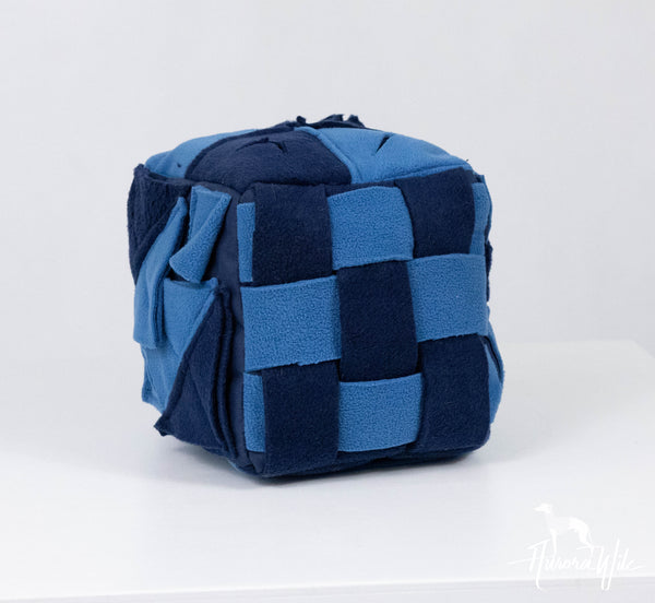 Sniffing cube