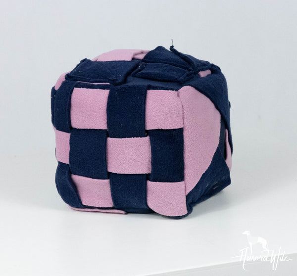 Sniffing cube